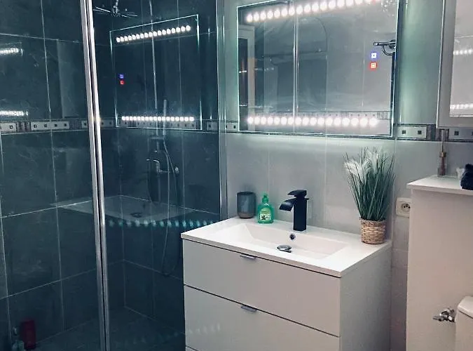 ヴィラ Private Riverside With Breathtaking Views