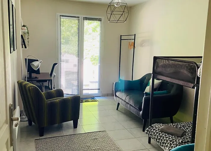 Private Riverside With Breathtaking Views